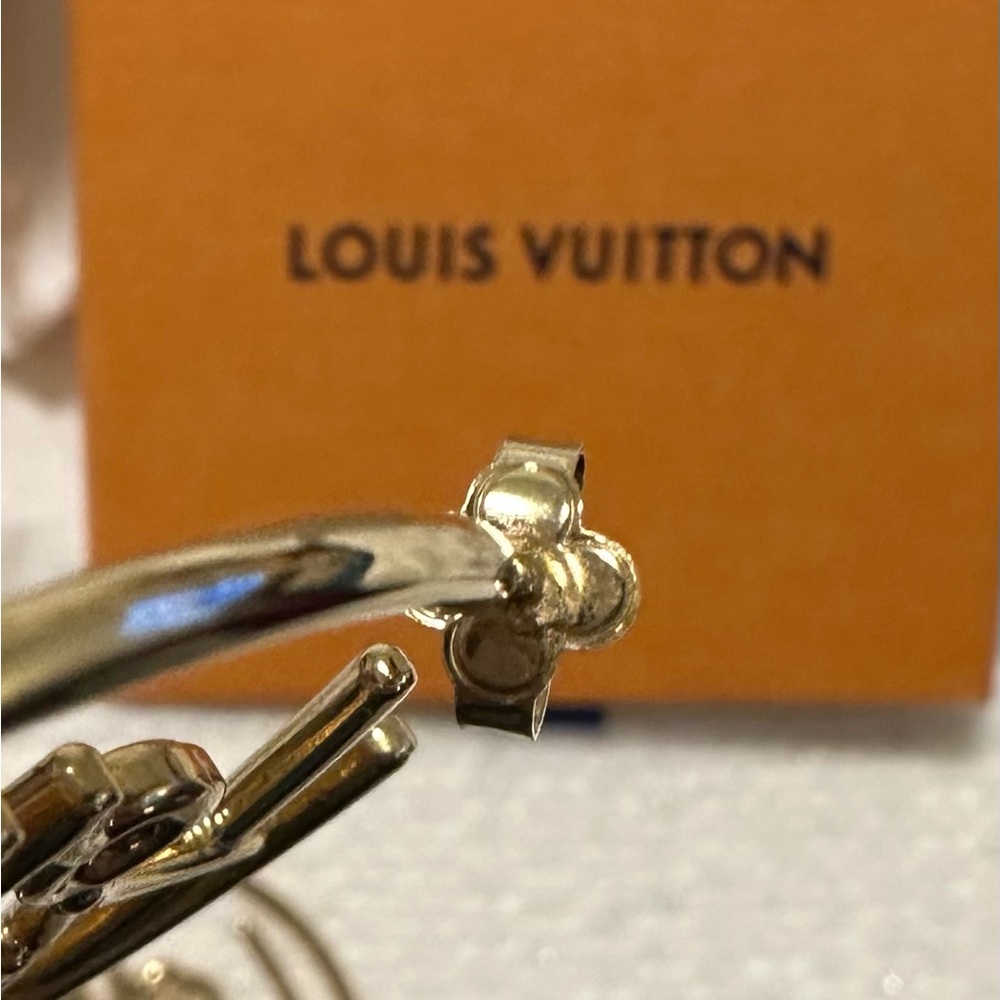 Gorgeous Louis Vuitton Script Loop Earrings Gm - image 6
